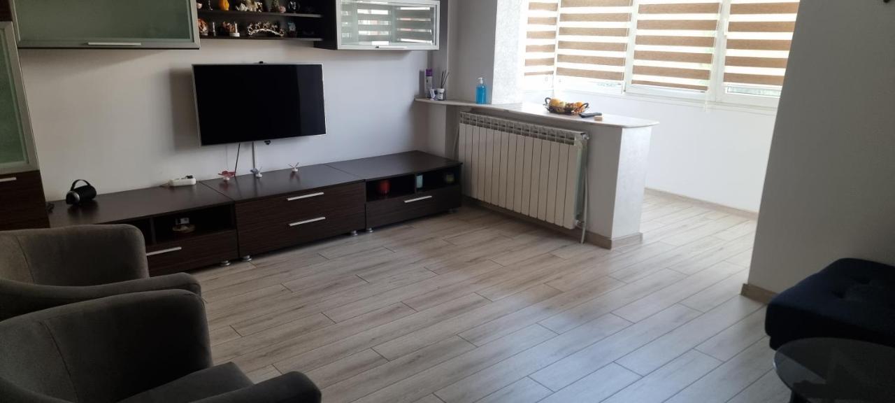 Ilona Apartament 3 Camere Râmnicu Vâlcea Exterior foto